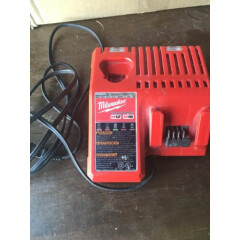 Milwaukee Dual Battery Charger 12v 18v Tools Tested 48-59-1512
