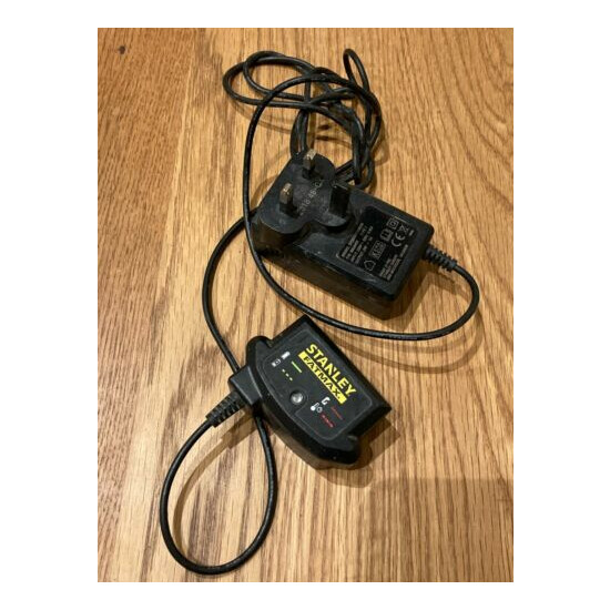 Stanley FatMax 18V Lithium Battery Charger S018B0B1800100 image {1}