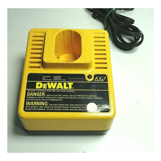 Dewalt DW9106 XR Battery Charger Free Shipping Works Great image {1}